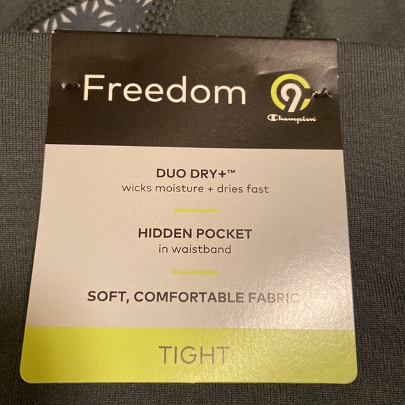 NWT Women’s M C9 Champion Freedom tight Cropped capri pants Duo-Dry pine green - Picture 7 of 8